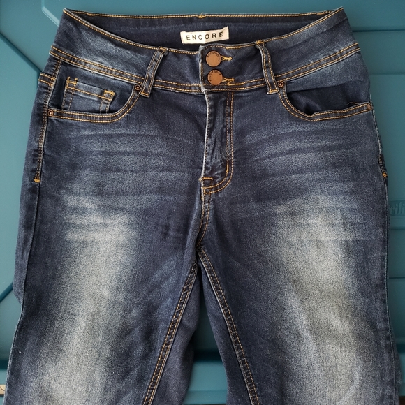 3 for $12 Encode Denim Jeans - Picture 2 of 5